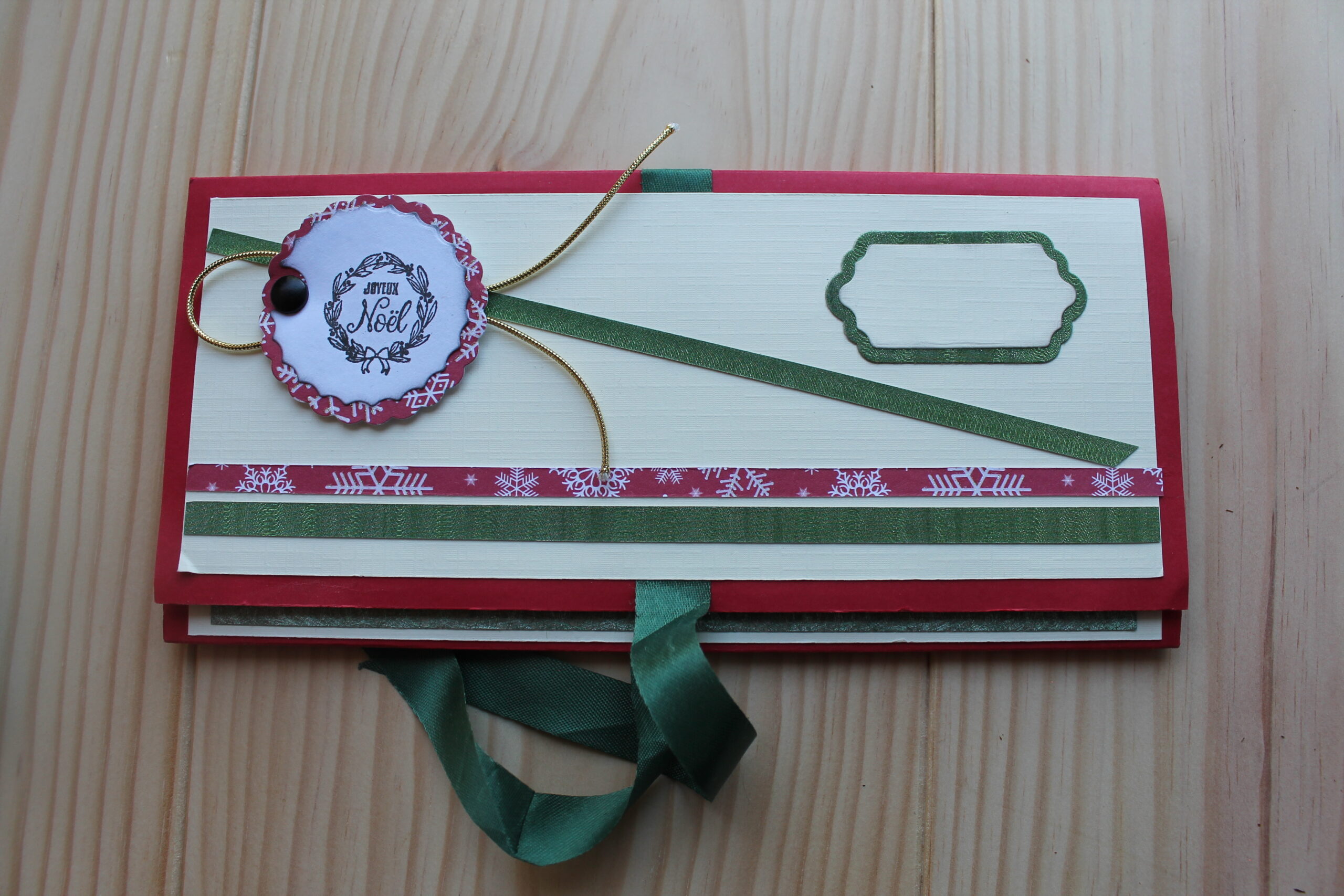 Carte pochette Joyeux Noël – modèle B rouge avec espace photo et pochette cadeau