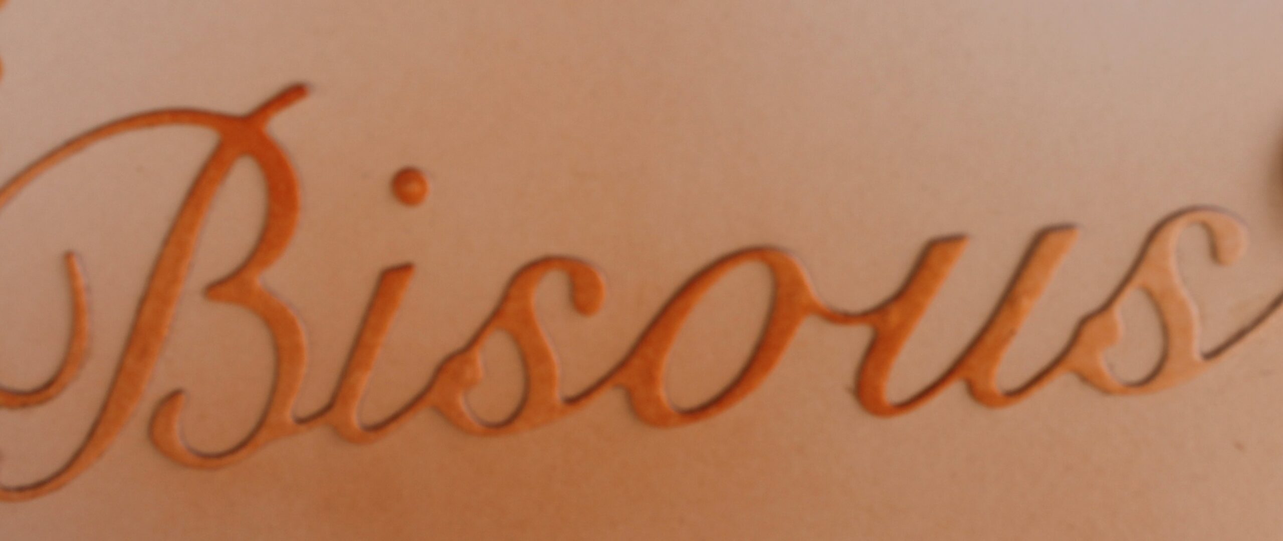 Carte Artisanale "Bisous"en découpe fine - Eclats spontanés – Image 3