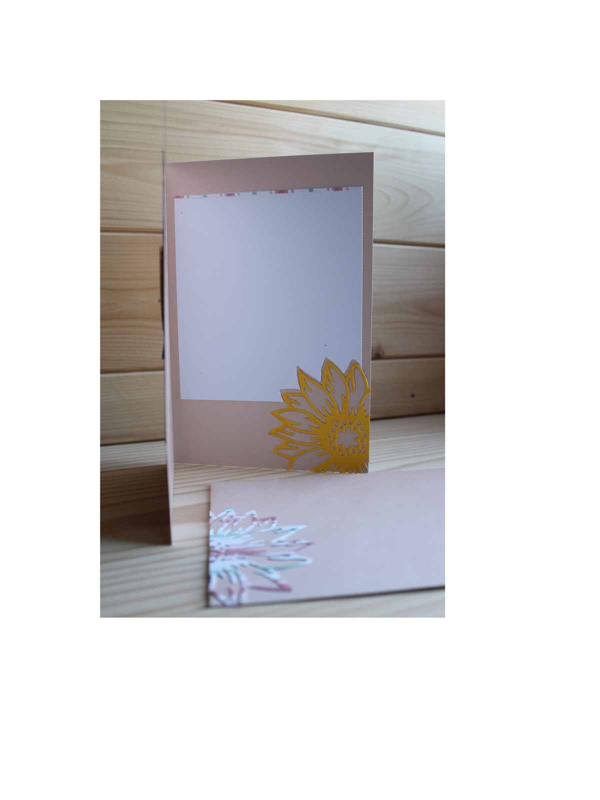 Carte artisanale "Souffle de bisous" – collage floral, enveloppe assortie – Image 3