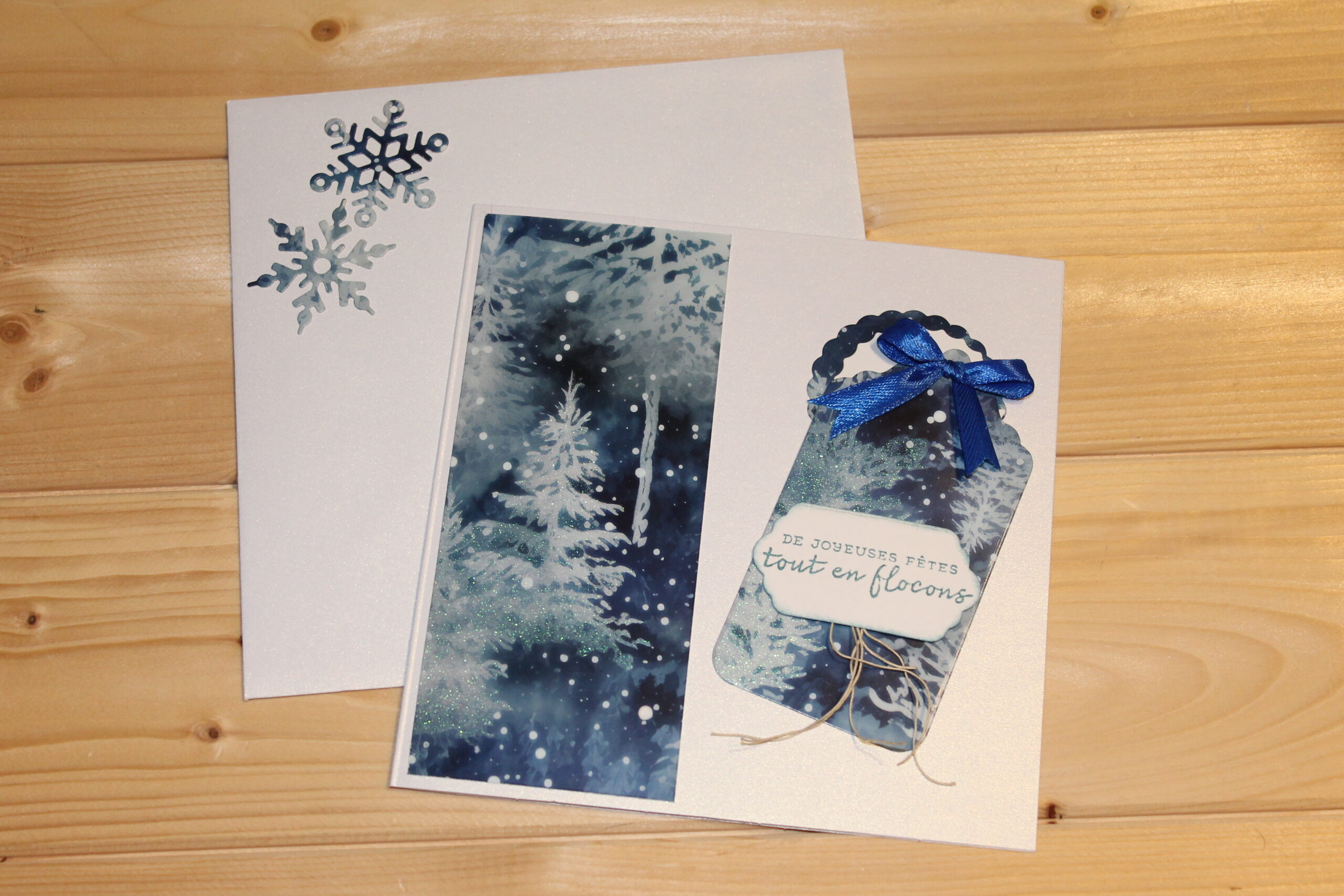 Carte Joyeuses fêtes sous les sapins