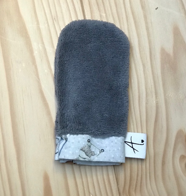 Kit naissance 1- panière, lingettes, mini gant, pare pipi – Image 4