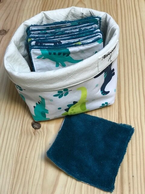 Kit naissance 1- panière, lingettes, mini gant, pare pipi – Image 7